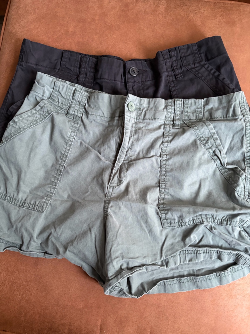 Magellan Outdoors Bundle Large Green and Black Cargo Shorts 4” Inseam